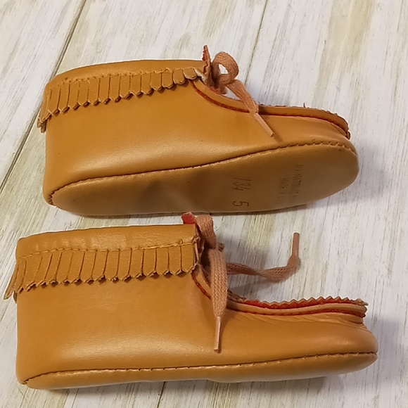 Minnetonka Bootie Moccasins Toddler Size 5 - Picture 3 of 7